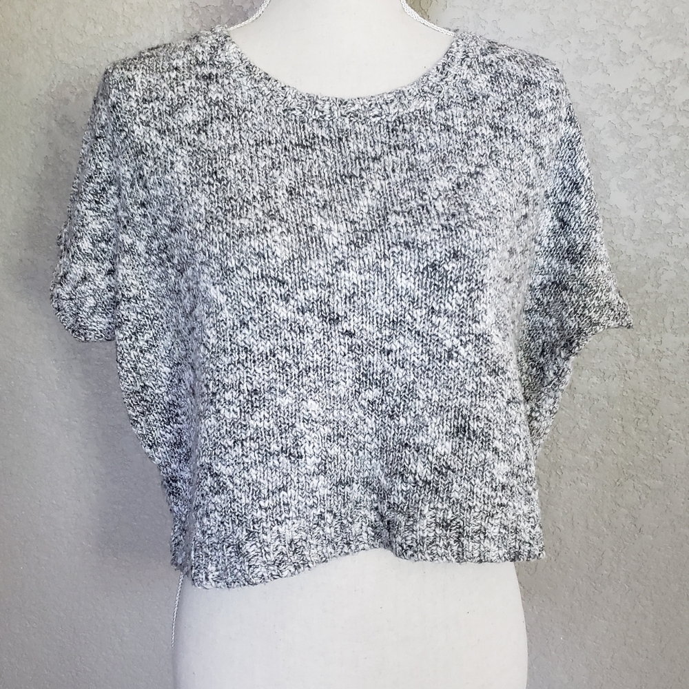 Vince Linen and cotton cropped top
